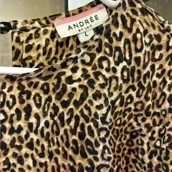 Andreè women’s animal print dress with ruffles. Size Large. Never Worn. - Picture 3 of 3